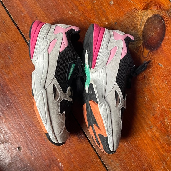 Adidas Falcon - Picture 5 of 6